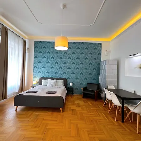N40 * Budapest